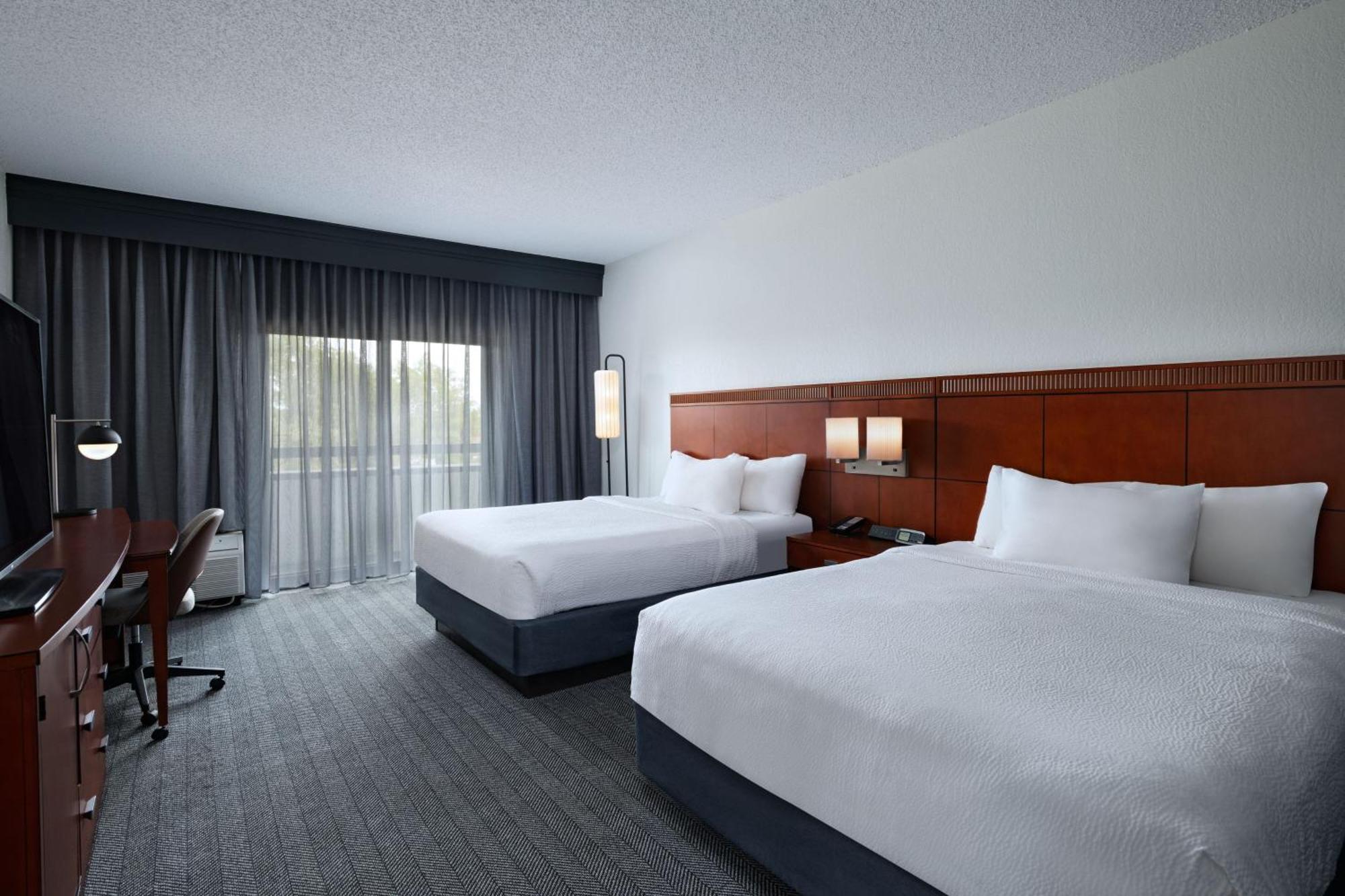 Courtyard By Marriott Dallas Richardson At Spring Valley Exterior foto